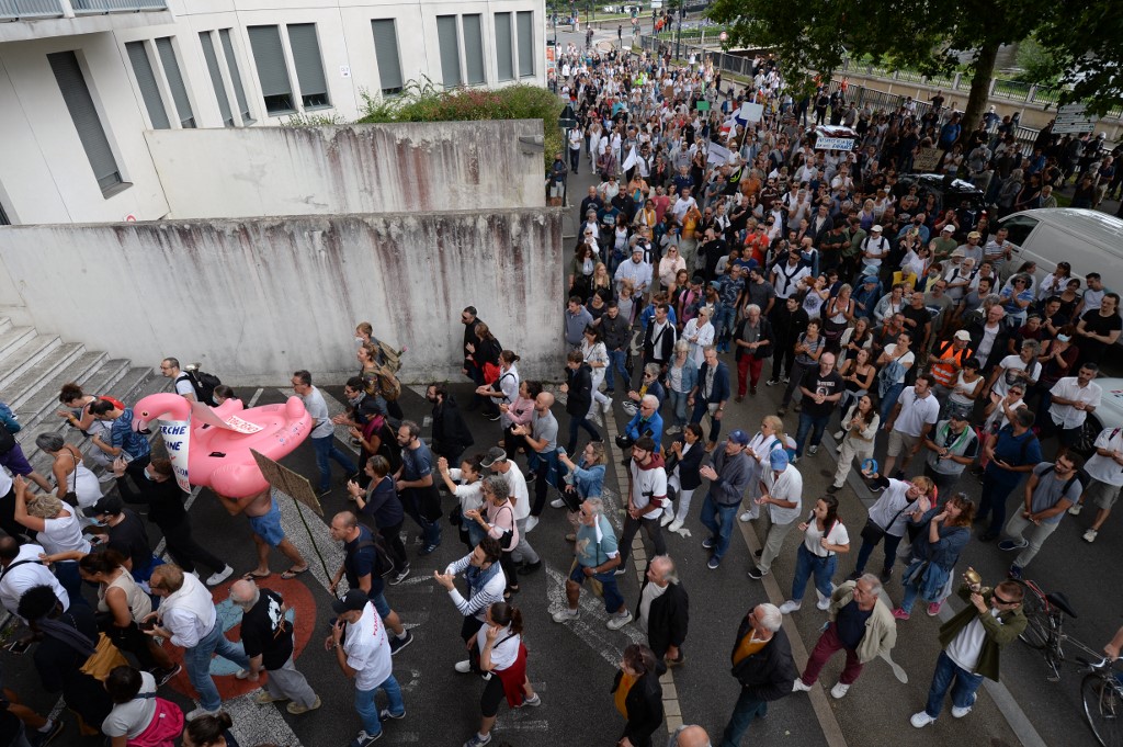 De nouvelles manifestations ont débuté en France contre le pass sanitaire