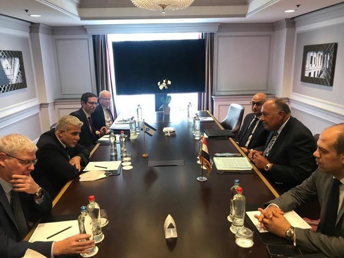 Le ministre égyptien des Affaires étrangères appelle son homologue israélien à sortir Israël et la Palestine de l’impasse
