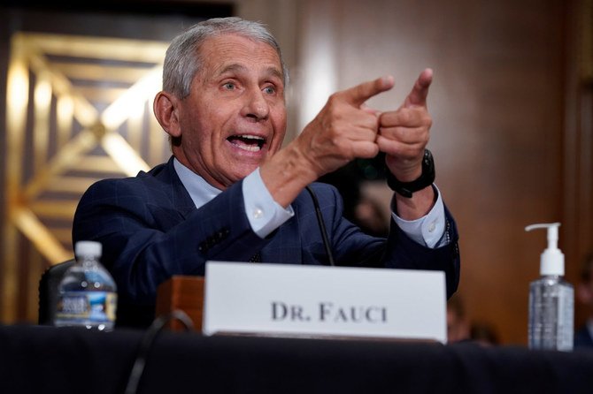 Le Dr Anthony Fauci, le plus célèbre des spécialistes des maladies infectieuses, répond aux accusations formulées par le sénateur Rand Paul devant le Sénat des États-Unis le 20 juillet 2021. (Reuters/Pool).