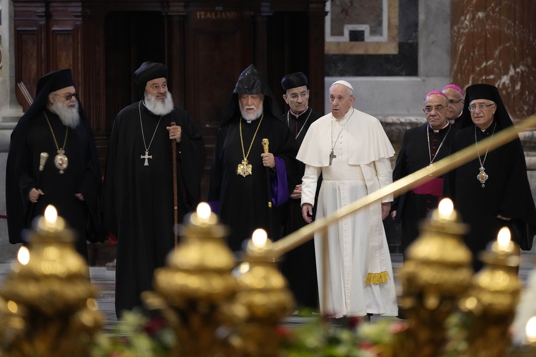 Le pape reçoit dix chefs religieux chrétiens du Liban pour «invoquer la paix» dans le pays en crise