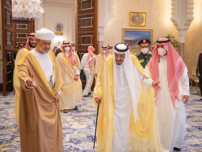 Entretien entre le roi Salmane et le sultan Haïtham lors d'une visite à NEOM