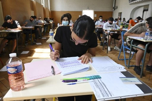 Bac: 90,5% des candidats reçus d'emblée, lors d'une session 2021 chamboulée par la crise sanitaire
