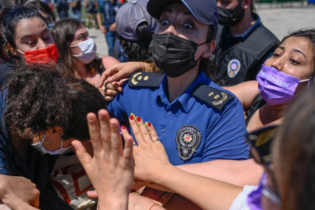 La Turquie quitte officiellement un traité protégeant les femmes