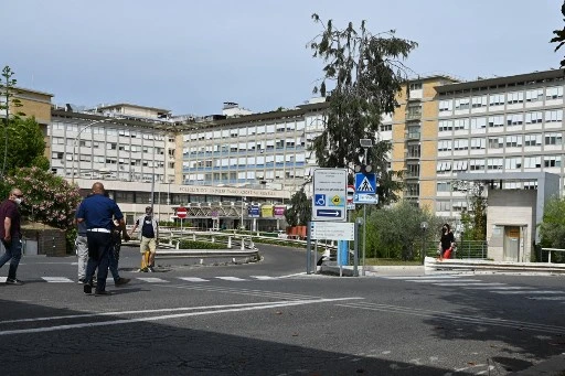 Une vue de l'hôpital Policlinico A. Gemelli de Rome, où le pape François est arrivé en début d'après-midi pour subir une intervention chirurgicale le 4 juillet 2021 (Photo, AFP)