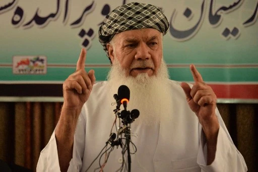 Un célèbre chef de guerre afghan promet de combattre à nouveau les talibans
