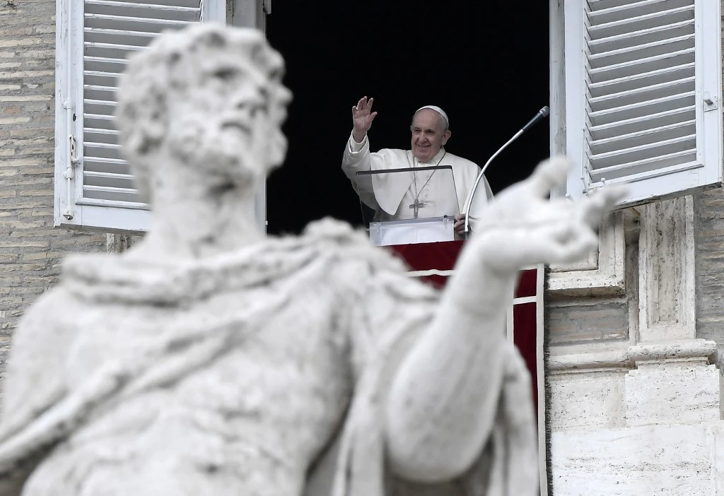 «Examens sanguins satisfaisants» pour le pape hospitalisé