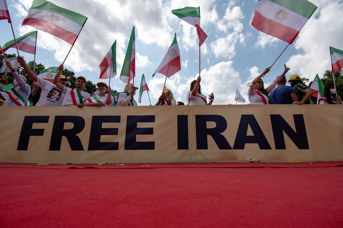 L'Occident devrait aider les Iraniens à réaliser leur rêve démocratique