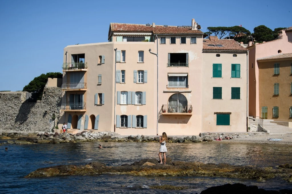Une jeune femme tuée d'une balle dans la tête près de Saint-Tropez