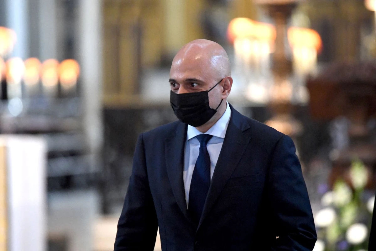 Le ministre de la Santé britannique testé positif au Covid