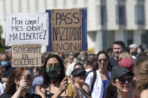 Le gouvernement français face aux antivaccins