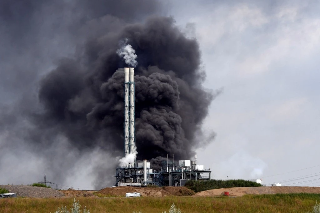 L'explosion sur un site de traitement de déchet à Leverkusen en Allemagne le 27 juillet 2021, faisant des blessés. Photo AFP
