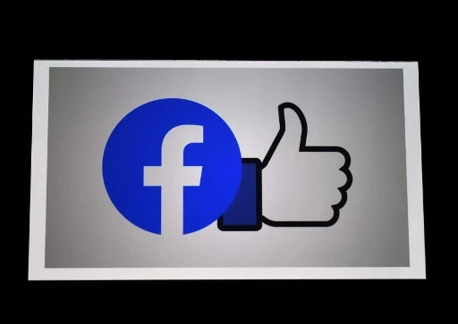 Les Algériens, les réseaux sociaux et la presse
