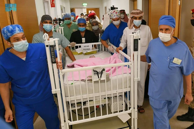 Une enfant yéménite séparée de sa jumelle parasite en Arabie saoudite