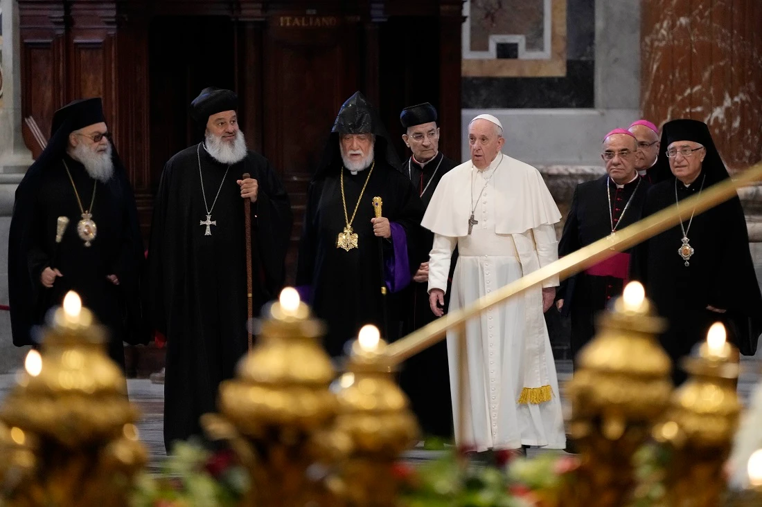 Le pape reçoit dix chefs religieux chrétiens du Liban pour «invoquer la paix» dans le pays en crise
