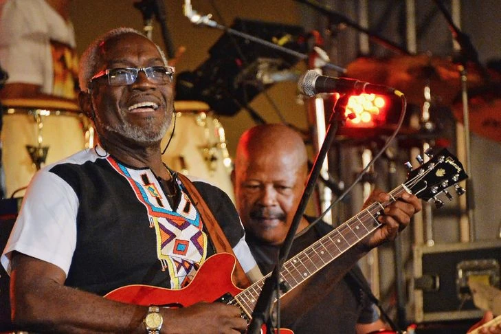 Jacob Desvarieux et le groupe Kassav' jouent aux Nations unies à New York le 6 juin 2014 / GETTY IMAGES NORTH AMERICA/AFP