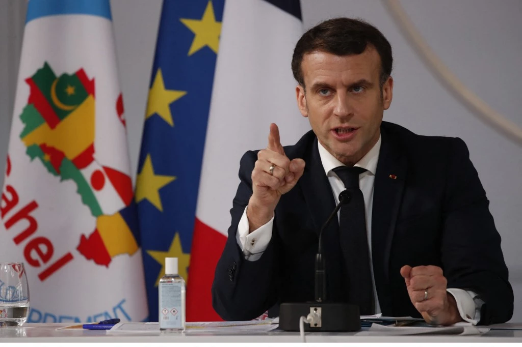 Le président français Emmanuel Macron s'exprime à l'issue d'une rencontre avec les dirigeants du G5 Sahel, par visioconférence, à Paris (photo d'archives ) (AFP)