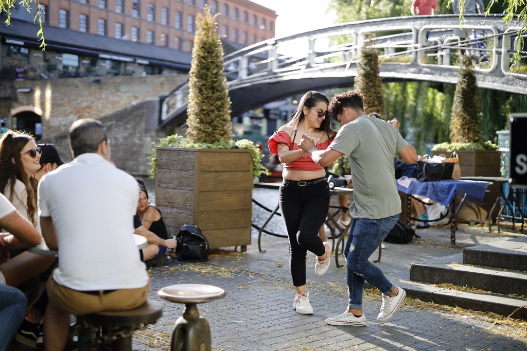 A Londres, les mordus de salsa de retour sur la piste