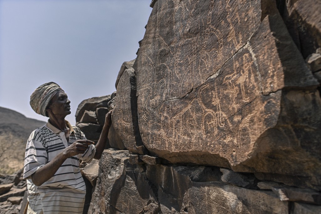 Girafes, autruches, oryx: à Djibouti, le désert cache des gravures préhistoriques