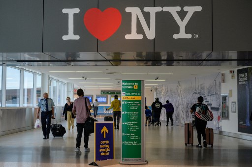 Coronavirus: les Etats-Unis projettent de rouvrir leurs frontières aux voyageurs vaccinés