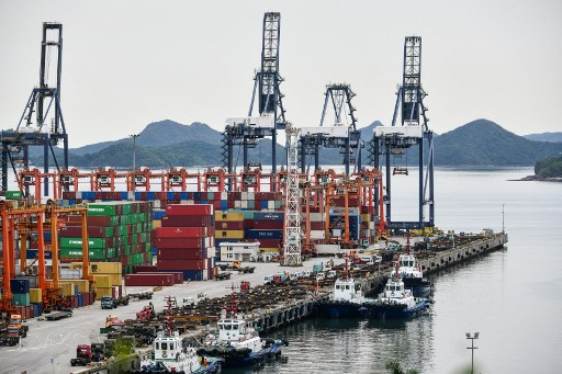Chine: les exportations résistent, en légère hausse