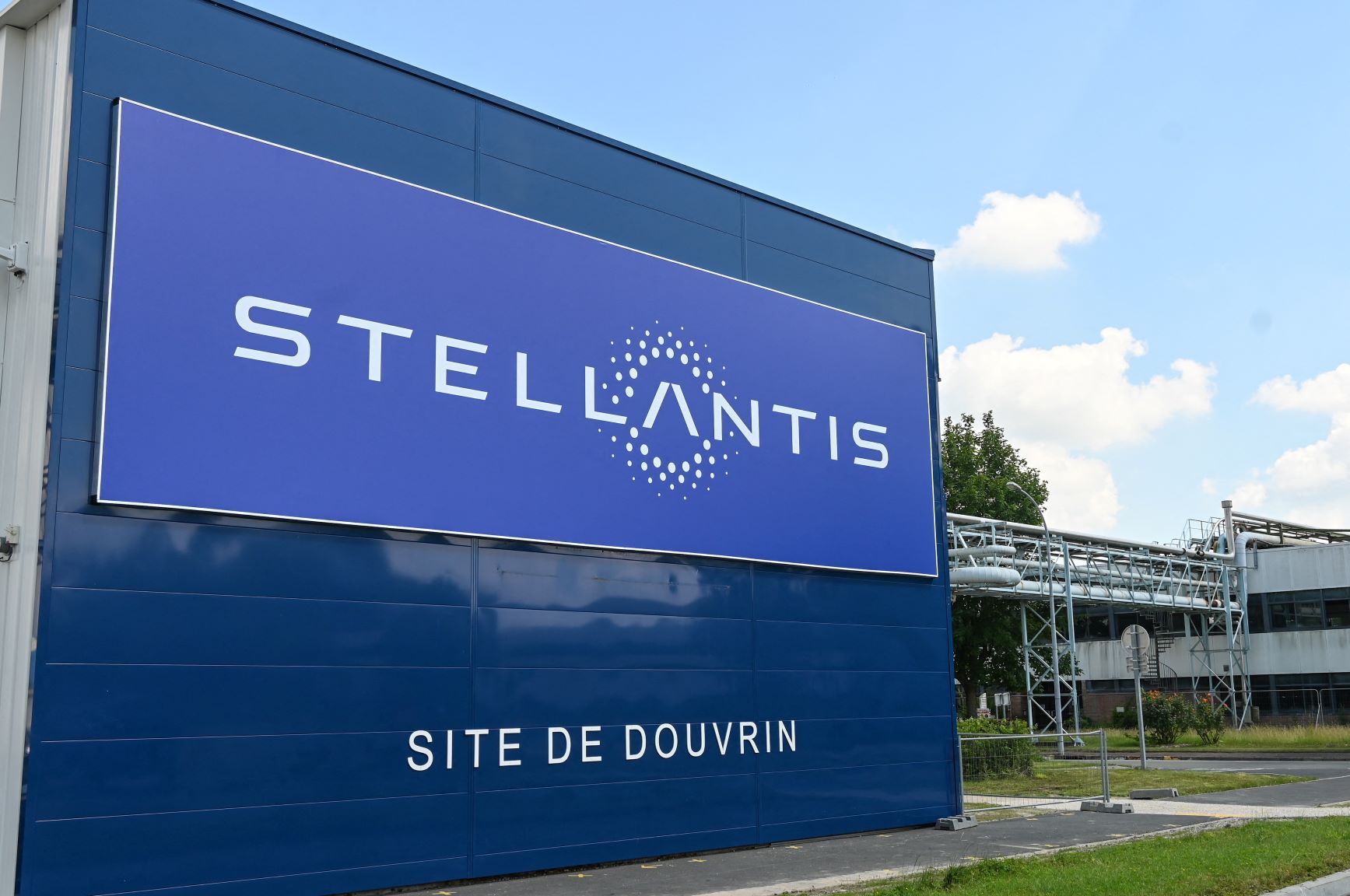 Automobile: Stellantis affiche une rentabilité record et accélère son électrification