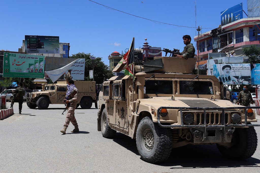 Afghanistan: trois nouvelles capitales provinciales du Nord aux mains des talibans