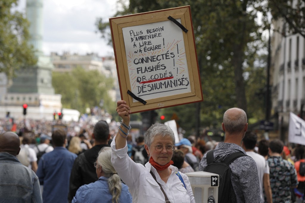 Mobilisation en hausse contre le pass sanitaire en France pour le 4e week-end consécutif