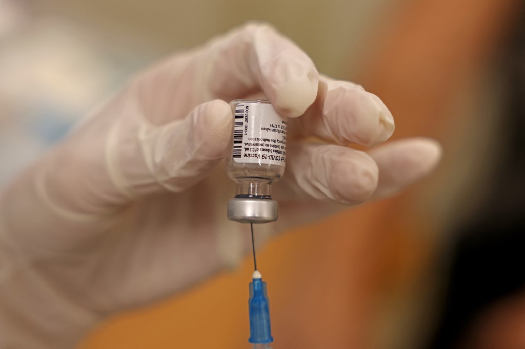 Pfizer et Moderna augmentent le prix des vaccins en Europe selon le Financial Times