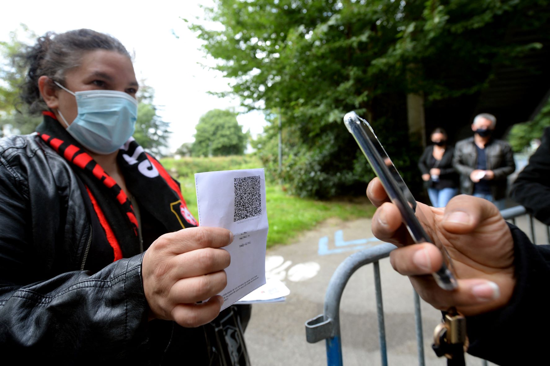 Le pass sanitaire fait son entrée dans la vie quotidienne des Français
