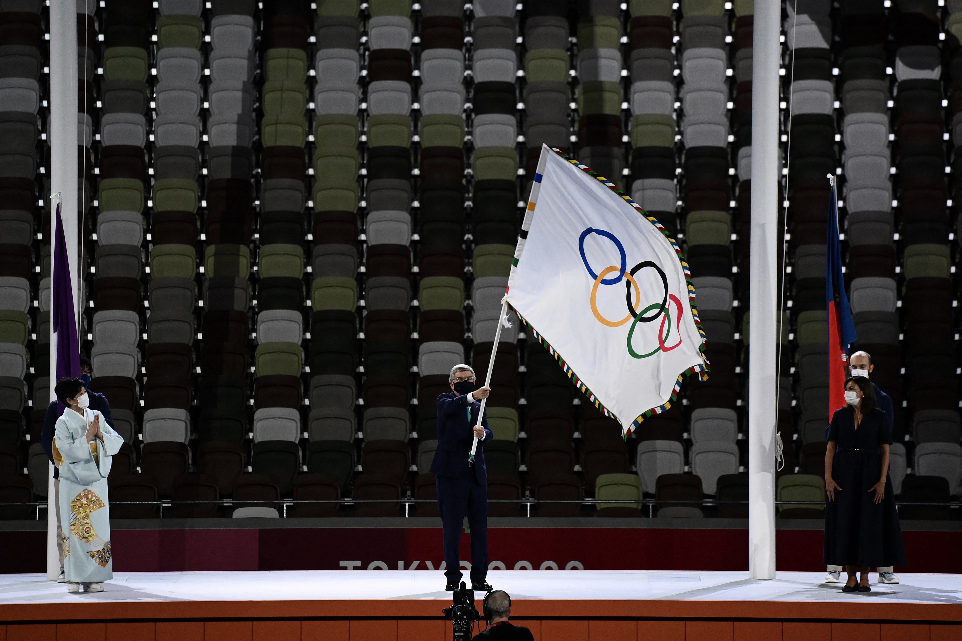 JO-2020: clap de fin pour les Jeux de Tokyo, Paris 2024 envoie son carton d'invitation