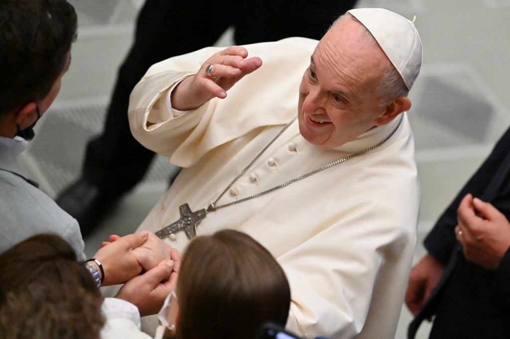 Covid-19: se vacciner est «un acte d'amour», plaide le pape