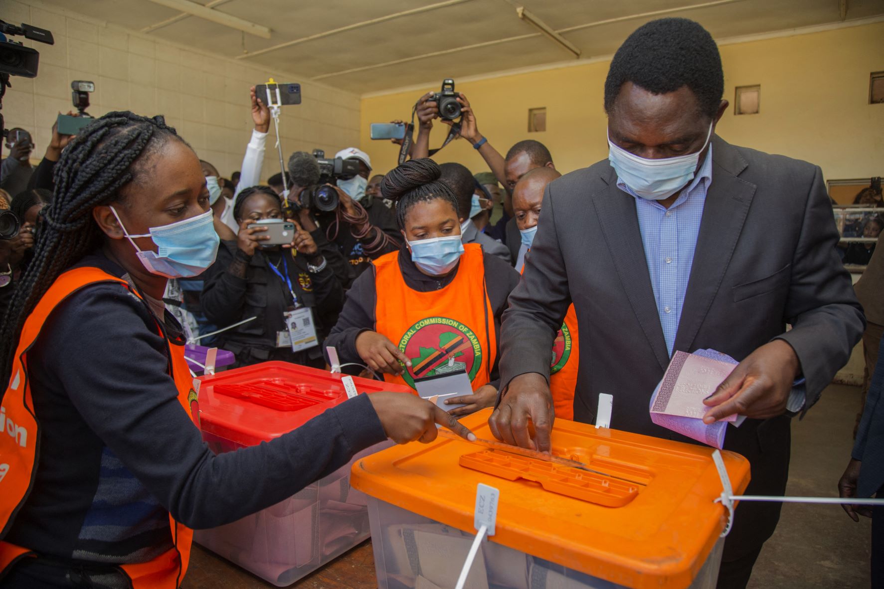 La Zambie a un nouveau président: victoire nette pour l'opposant Hichilema