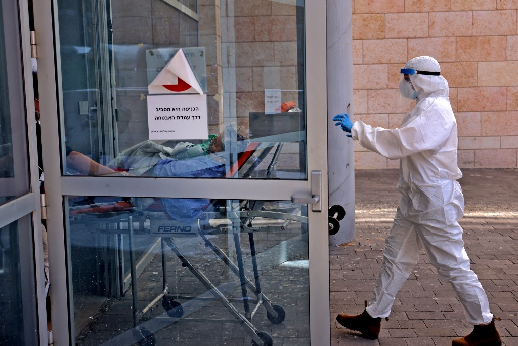 Virus: envolée des cas de contamination en Israël, nouvelles restrictions