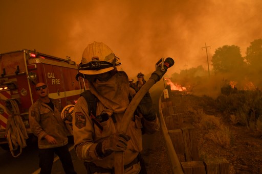 Un nouveau feu de forêt hors de contrôle dans le nord de la Californie