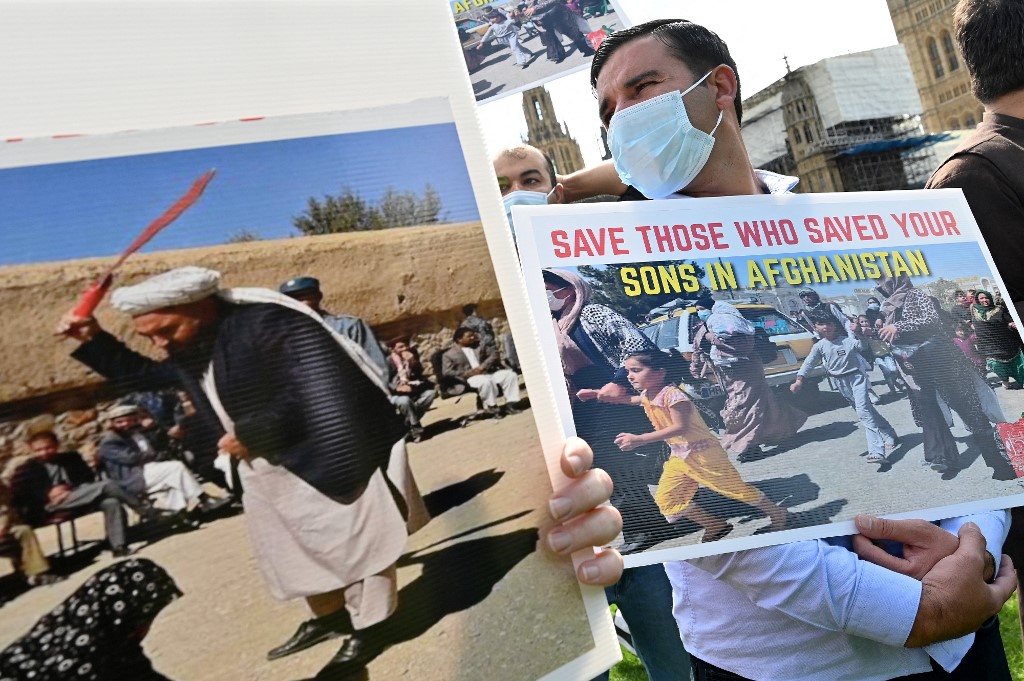 Les talibans fouillent les domiciles de journalistes