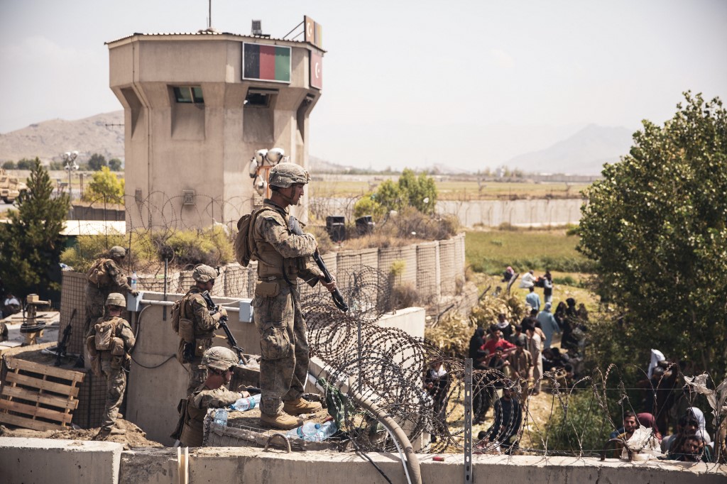 Pourquoi Biden n'a-t-il pas laissé 2500 soldats en Afghanistan?