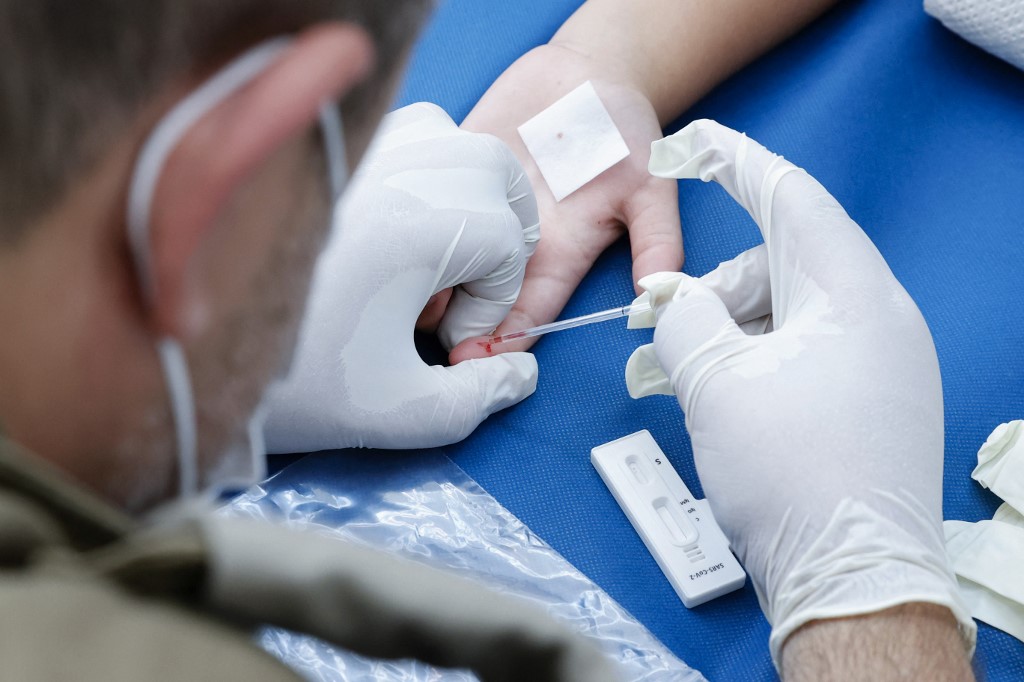 Virus: Israël lance une campagne de tests pour les enfants dès trois ans