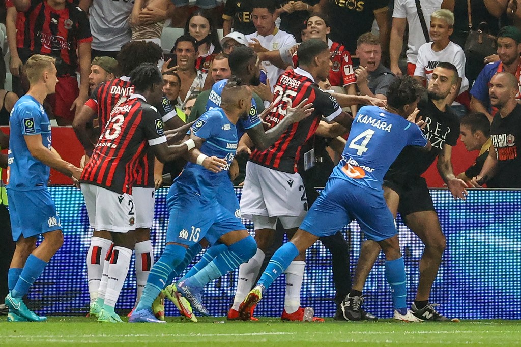 Incidents lors de Nice-Marseille: la LFP «condamne fermement» les «violences»