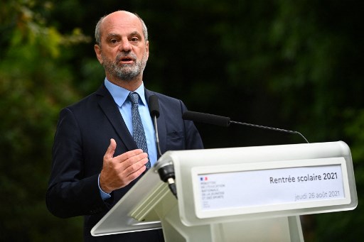 Le ministre français de l'Éducation Jean-Michel Blanquer donne une conférence de presse sur la rentrée scolaire au ministère de l'Éducation à Paris le 26 août 2021. (Christophe Archambault/AFP)