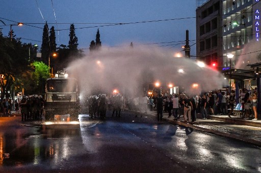 Grèce: 7 000 manifestants contre la vaccination obligatoire des soignants