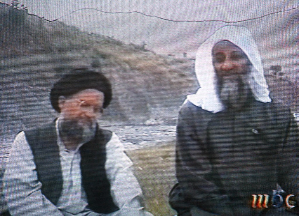 Ayman Al-Zawahiri (gauche) et Oussama ben Laden, les deux chefs d'Al-Qaïda responsables des attentats du 11 septembre 2001, que les talibans ont refusé de livrer aux USA. (Photo, Archives/AFP)