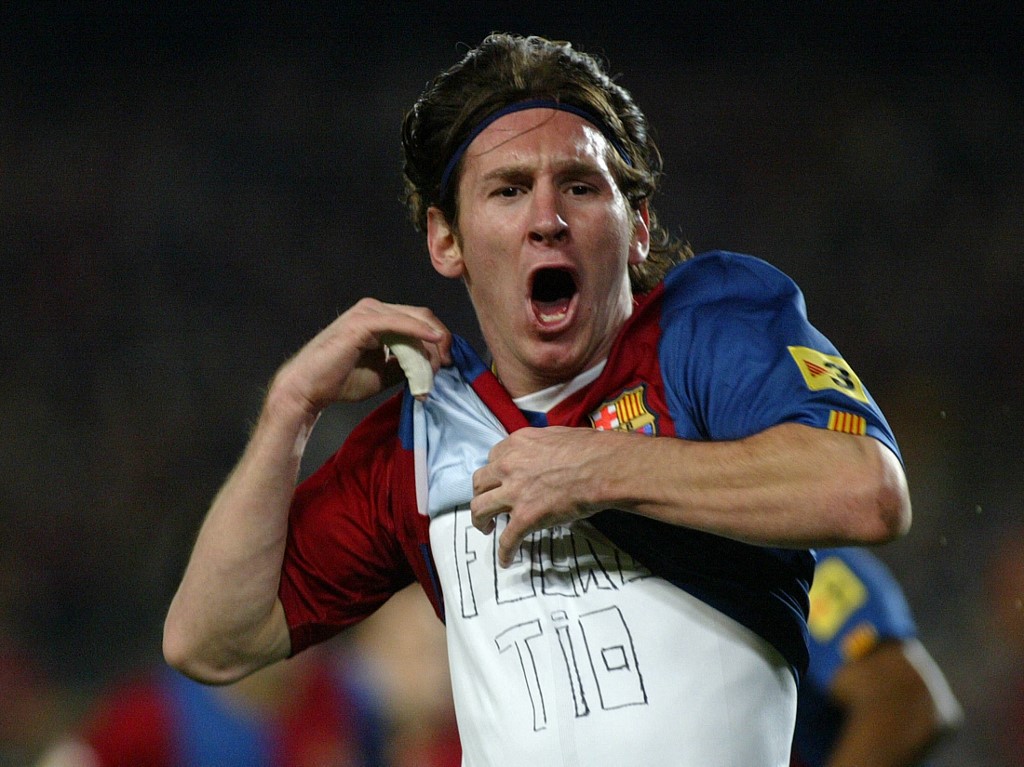 Foot: pluie d'hommages à Messi après ses adieux au Barça