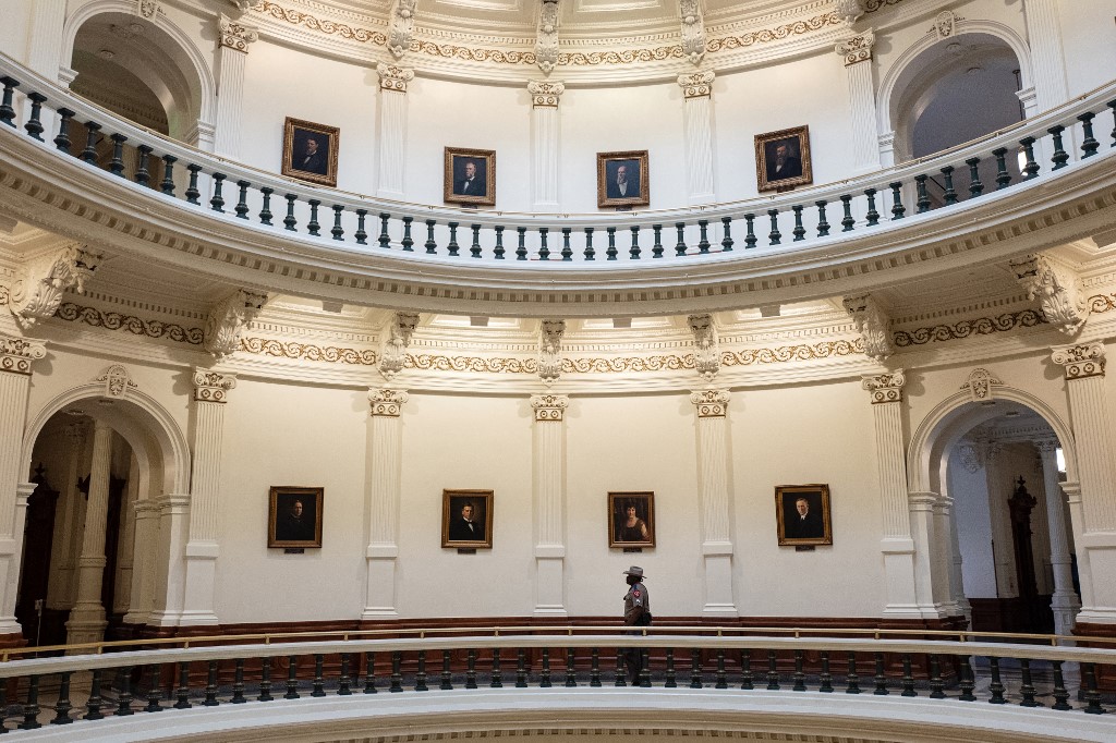 Mandats d'arrêt contre des élus démocrates du Texas qui bloquent une loi controversée