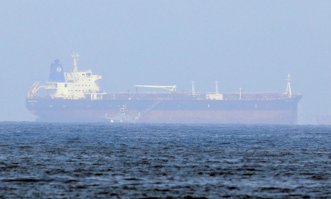 On voit sur cette photo le Mercer Street, pétrolier géré par Israël qui a été attaqué au large du port de Fujairah. (Reuters)