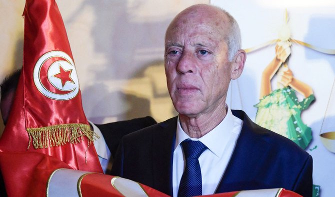 La Tunisie a interdit de voyage 50 responsables et hommes politiques, selon Amnesty international