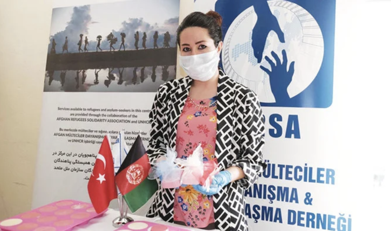 En Turquie, les femmes sont solidaires de leurs sœurs afghanes