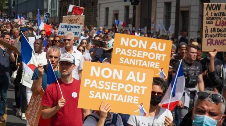 Manifestations anti-pass sanitaire à travers la France