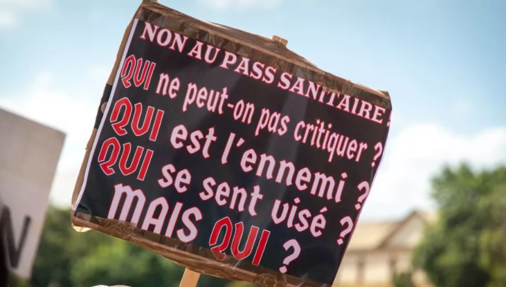 France: dans les manifs anti-pass, l'antisémitisme se banalise