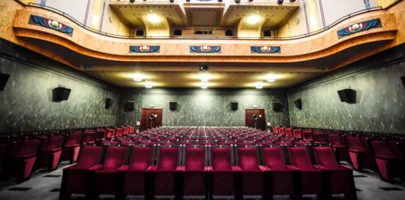 Entre le Covid, le streaming et Disney, l'avenir des salles de cinéma reste obscur