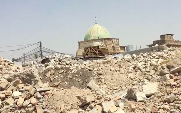 Irak: Emmanuel Macron visite la mosquée al-Nouri en cours de réhabilitation